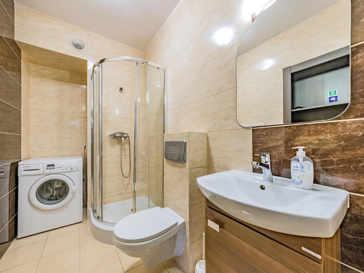 Apartament Z Balkonem I Bezplatnym Parkingiem Gdaňsk Exteriér fotografie